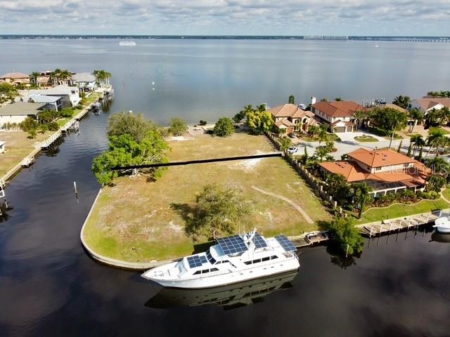 PUNTA GORDA ISLES SEC 10 - Land