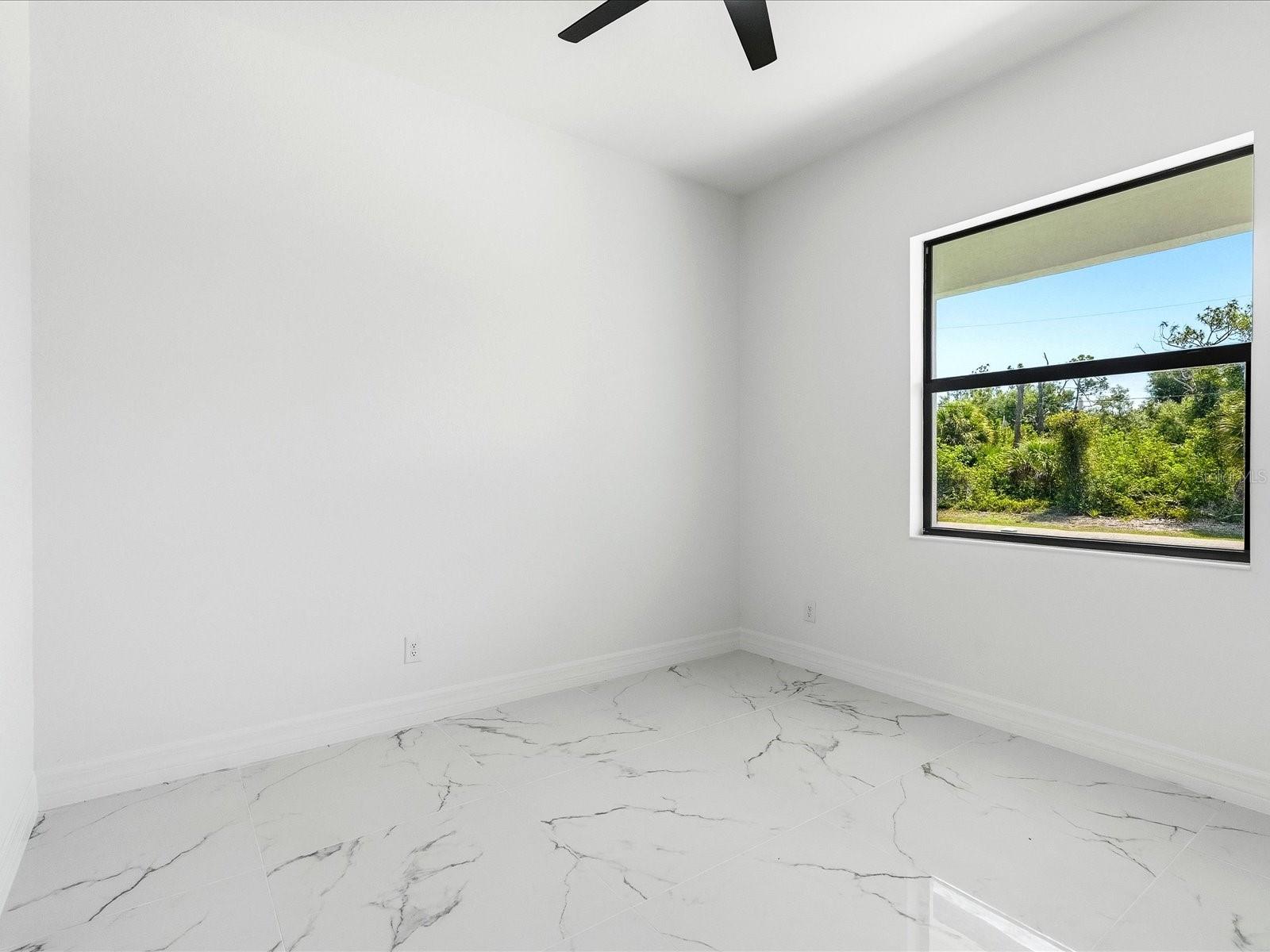 ROTONDA LAKES - Residential