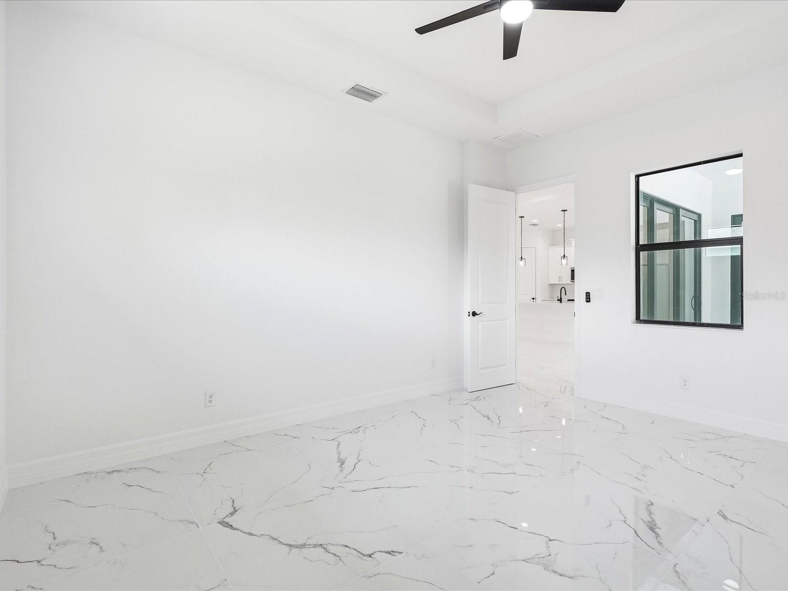 ROTONDA LAKES - Residential