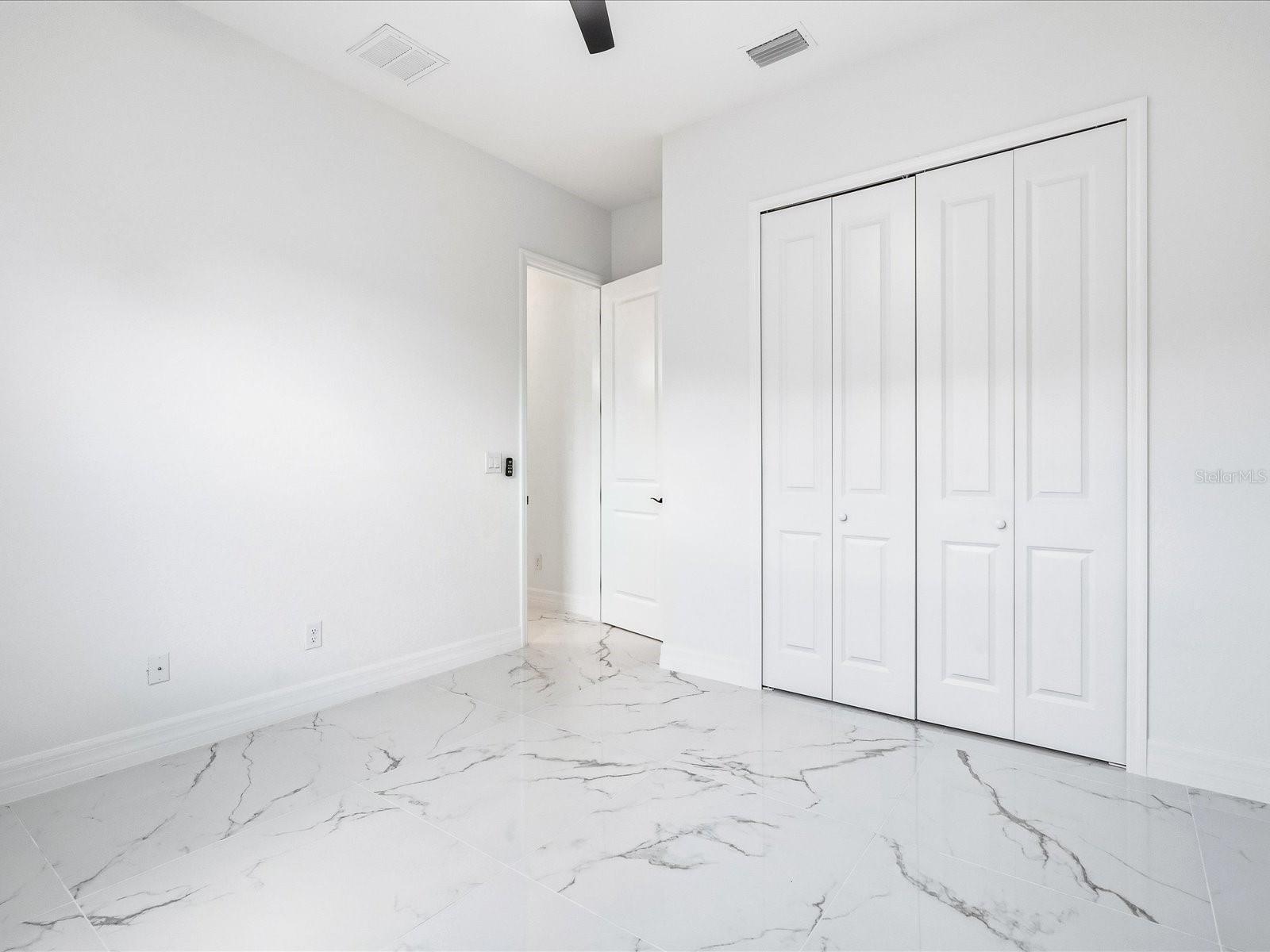 ROTONDA LAKES - Residential