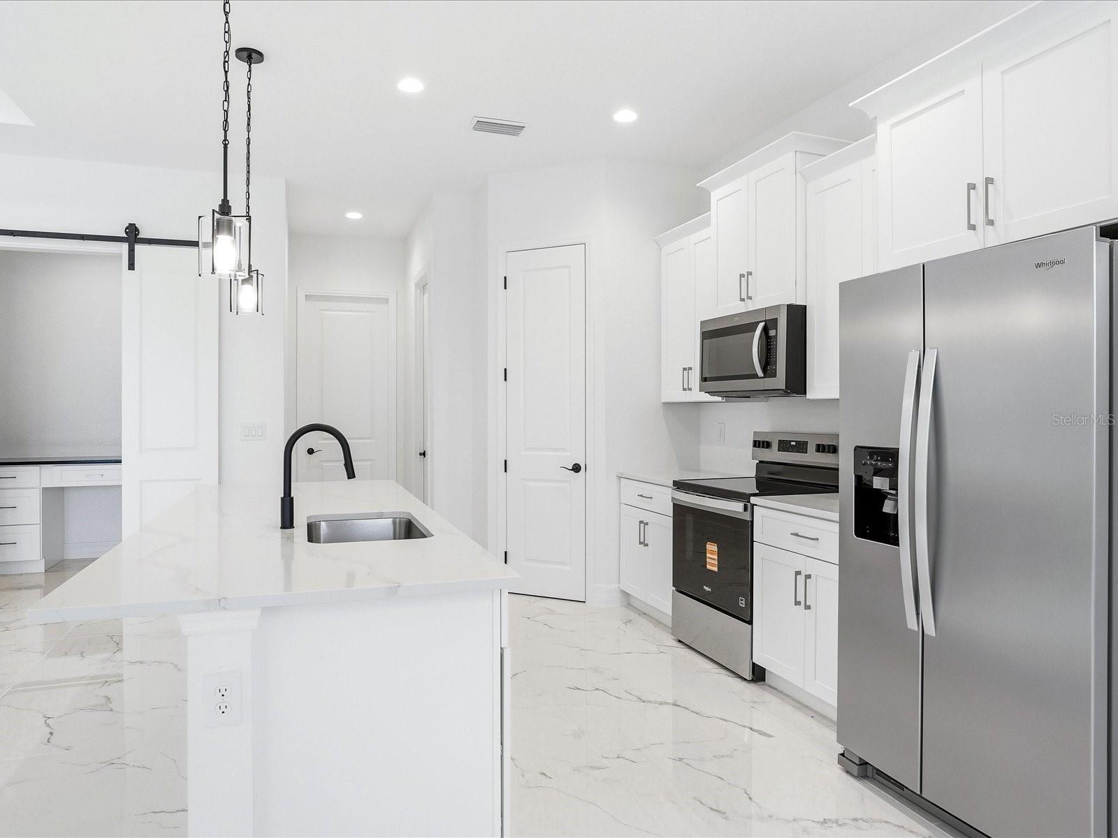 ROTONDA LAKES - Residential