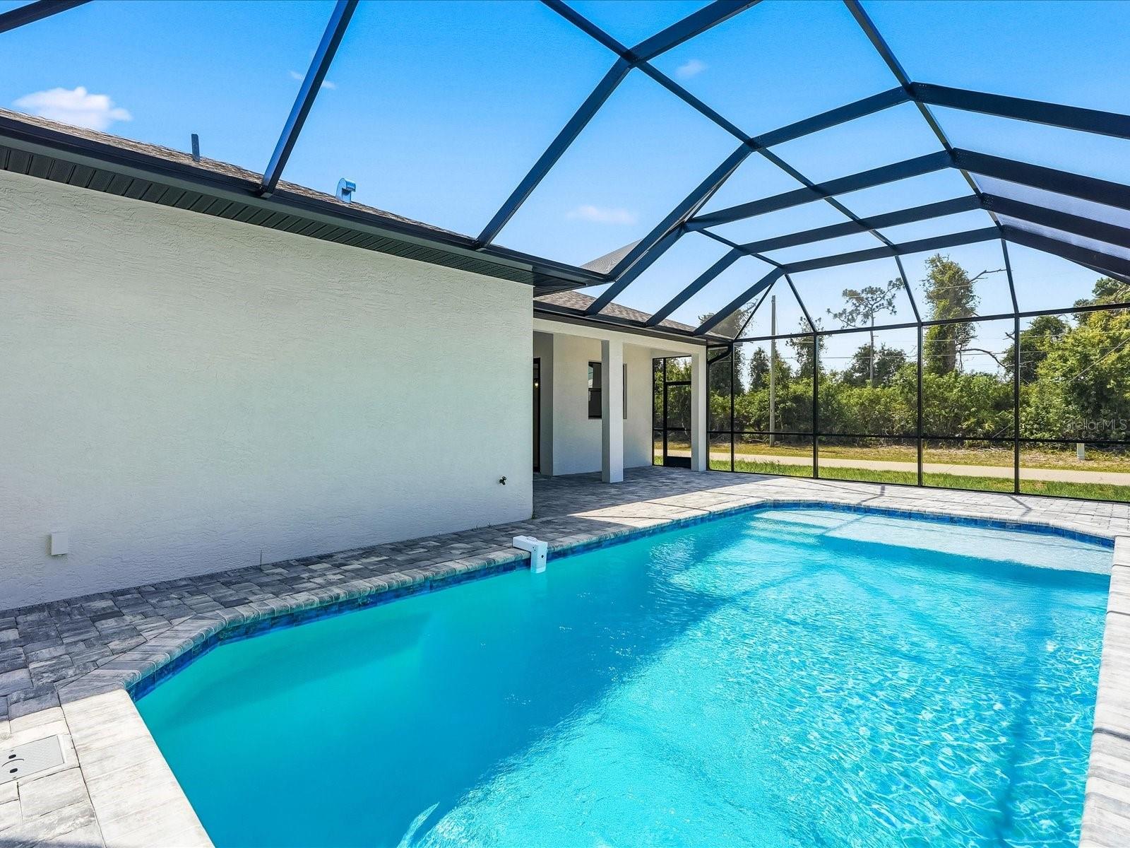 ROTONDA LAKES - Residential
