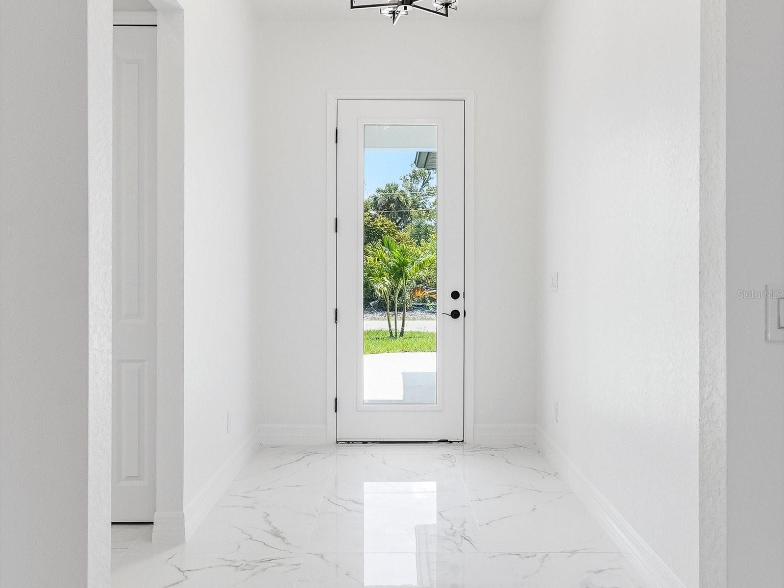 ROTONDA LAKES - Residential