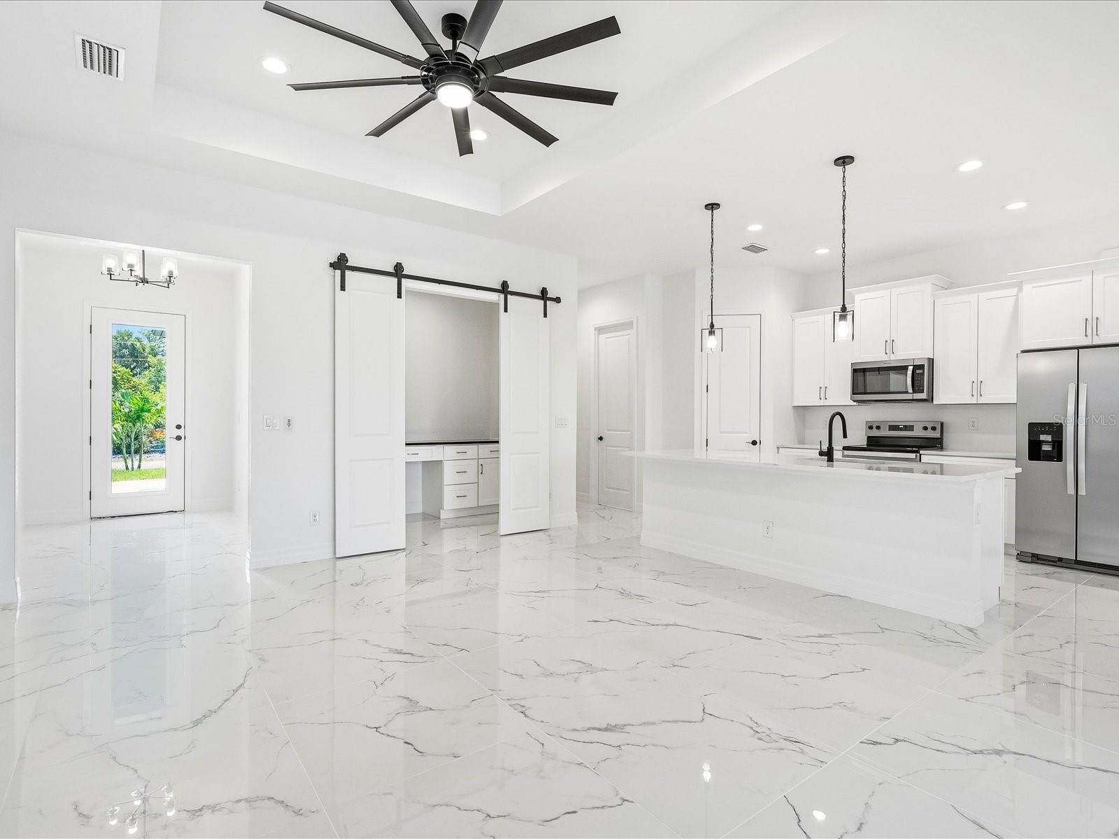 ROTONDA LAKES - Residential
