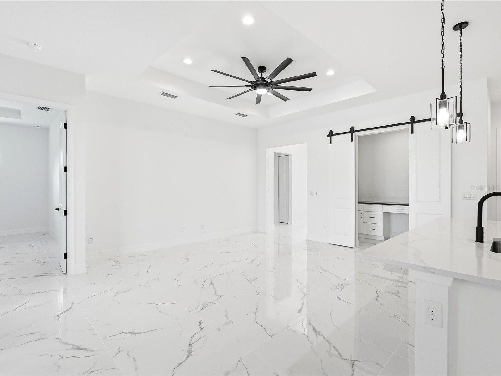 ROTONDA LAKES - Residential