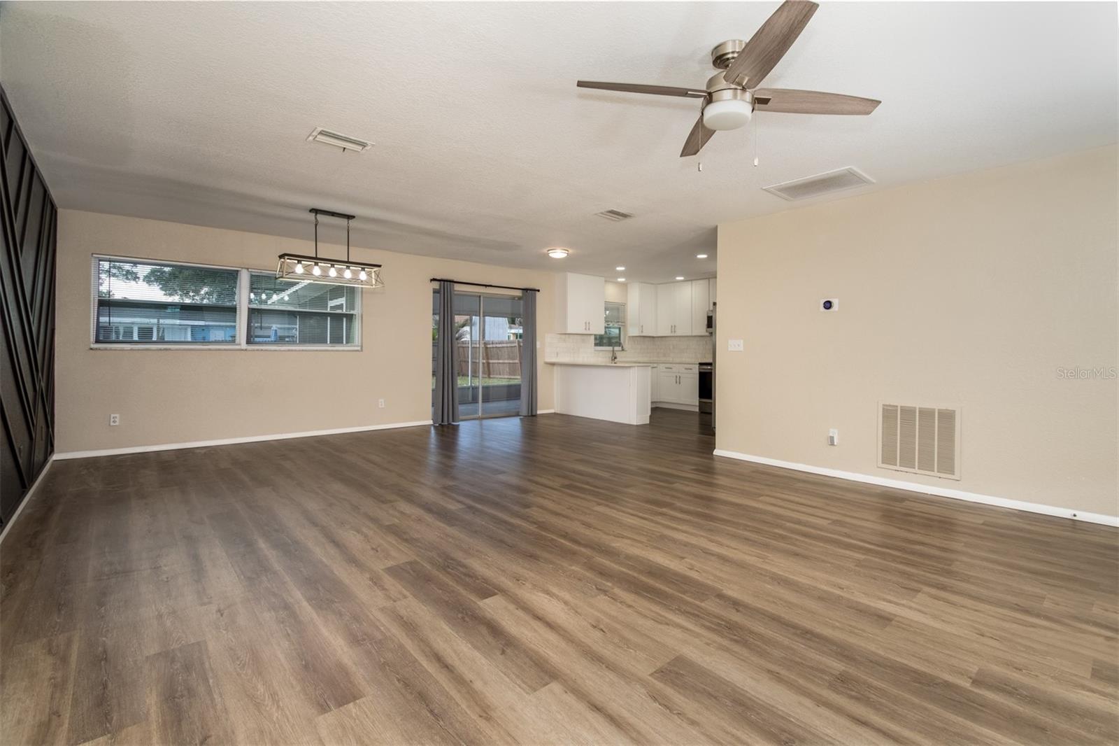HIGHLAND LAKE - Residential