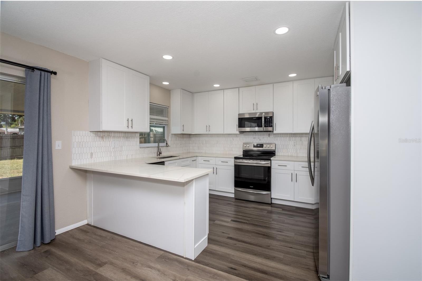 HIGHLAND LAKE - Residential