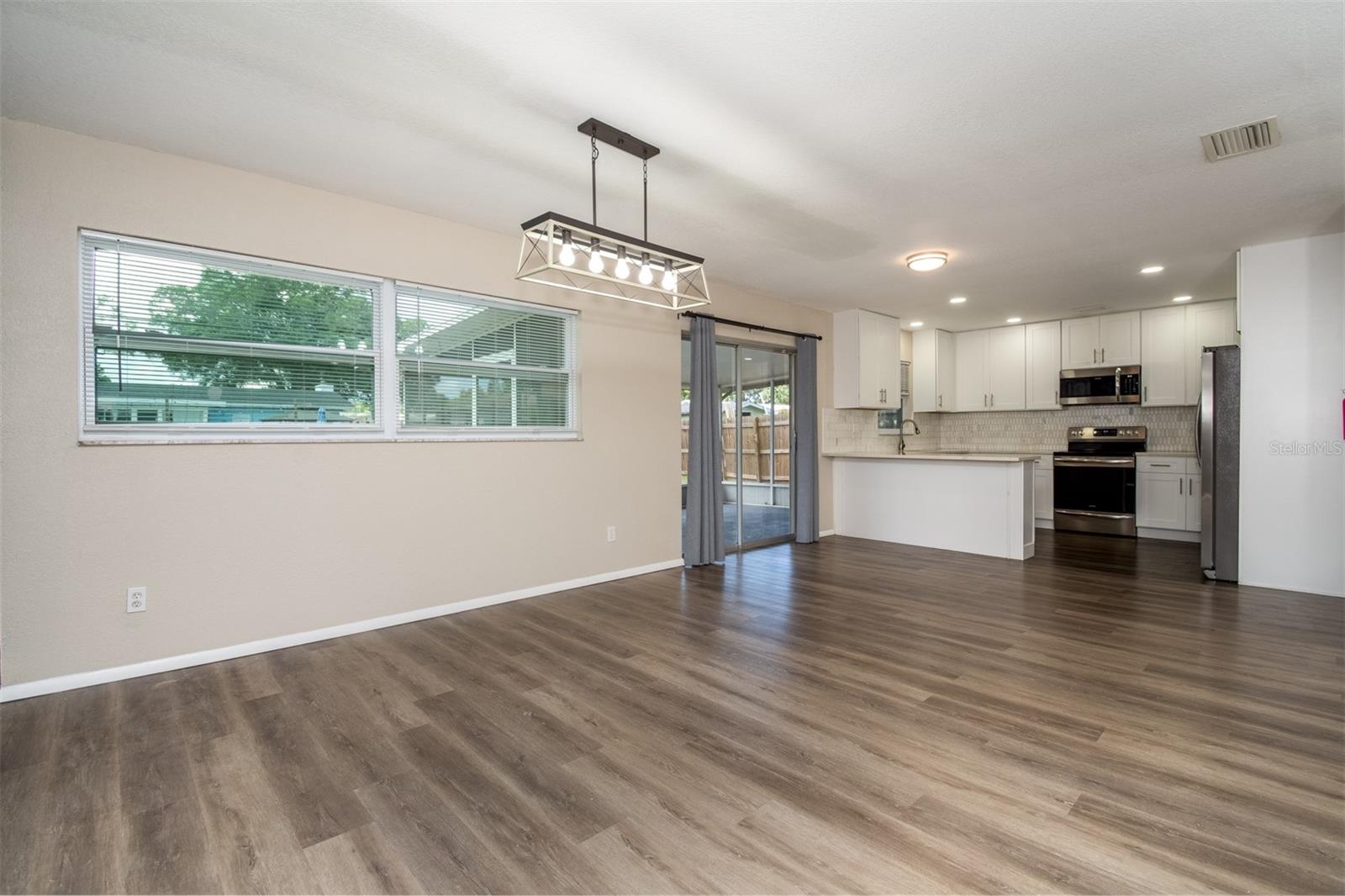 HIGHLAND LAKE - Residential