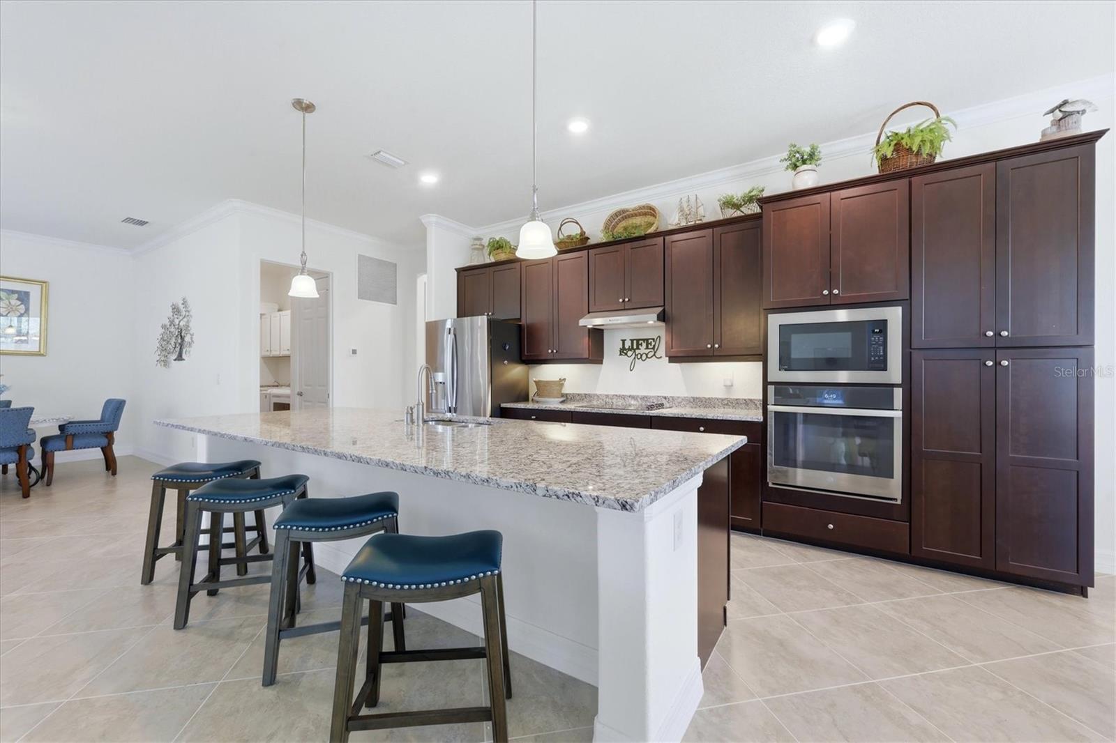 HARBOR WEST - Residential