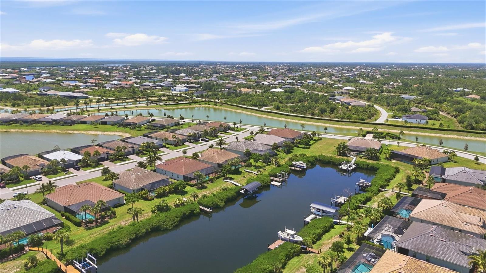 HARBOR WEST - Residential