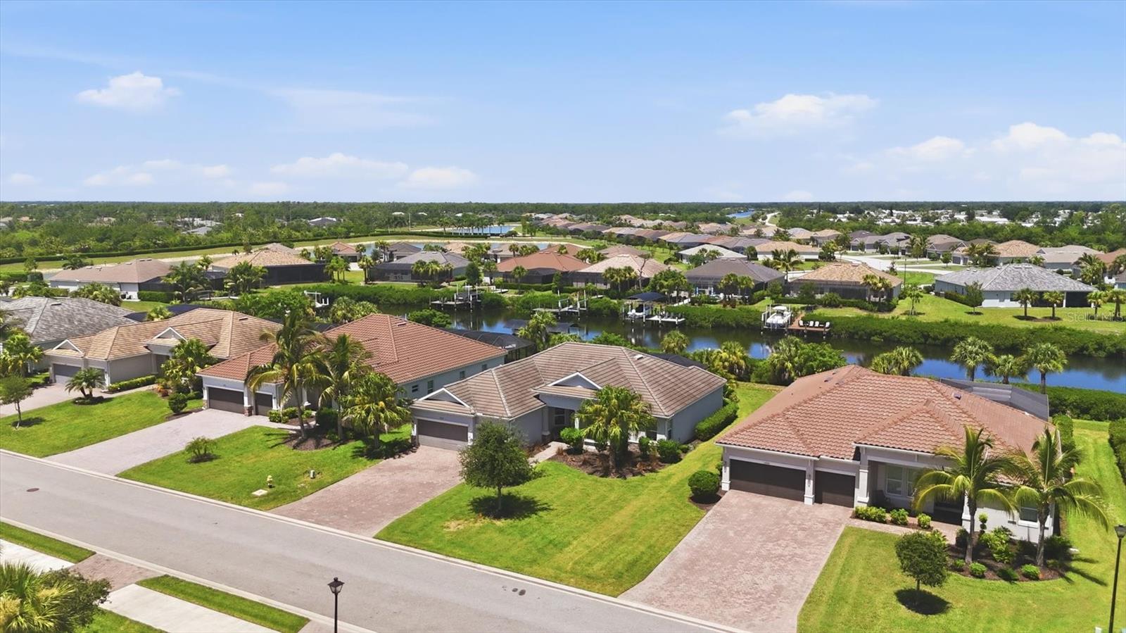 HARBOR WEST - Residential