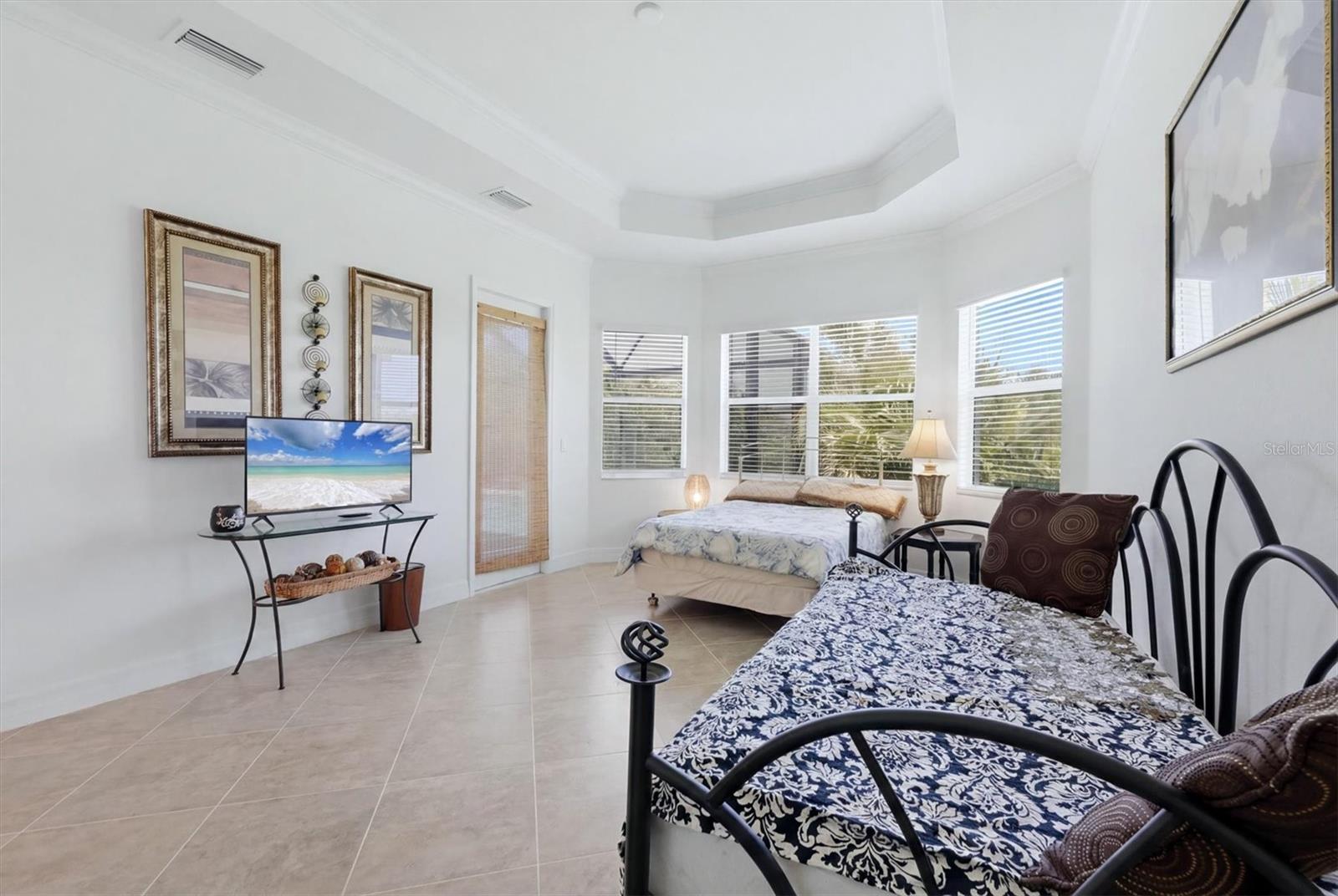 HARBOR WEST - Residential
