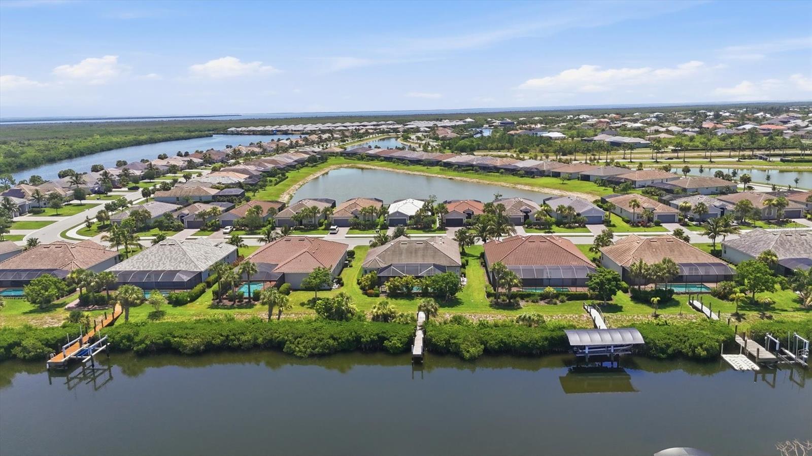 HARBOR WEST - Residential
