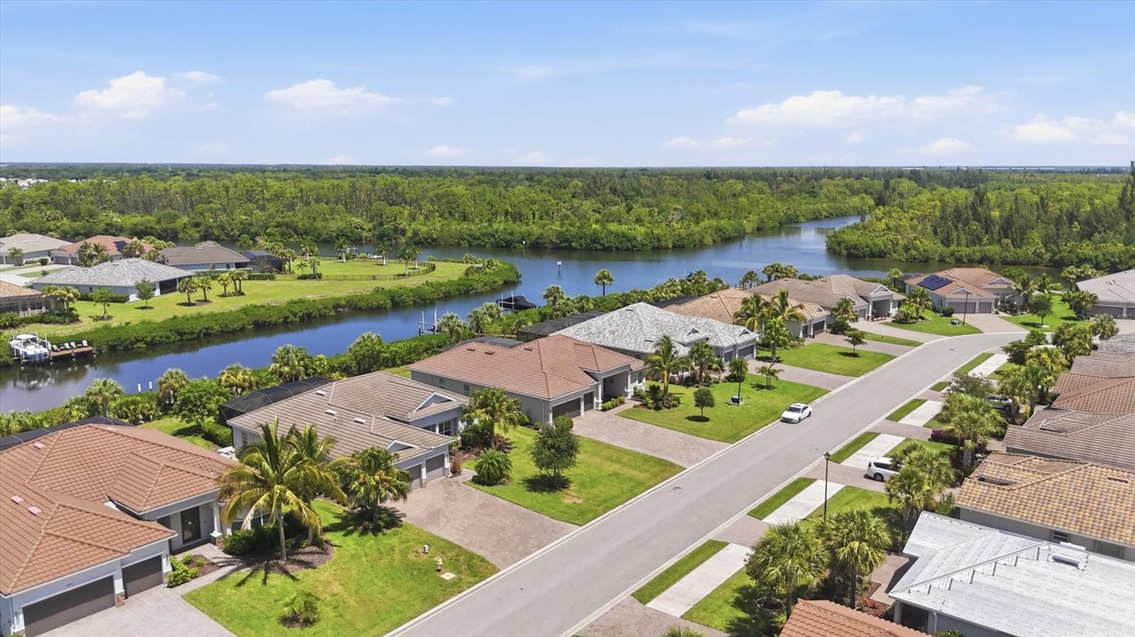 HARBOR WEST - Residential