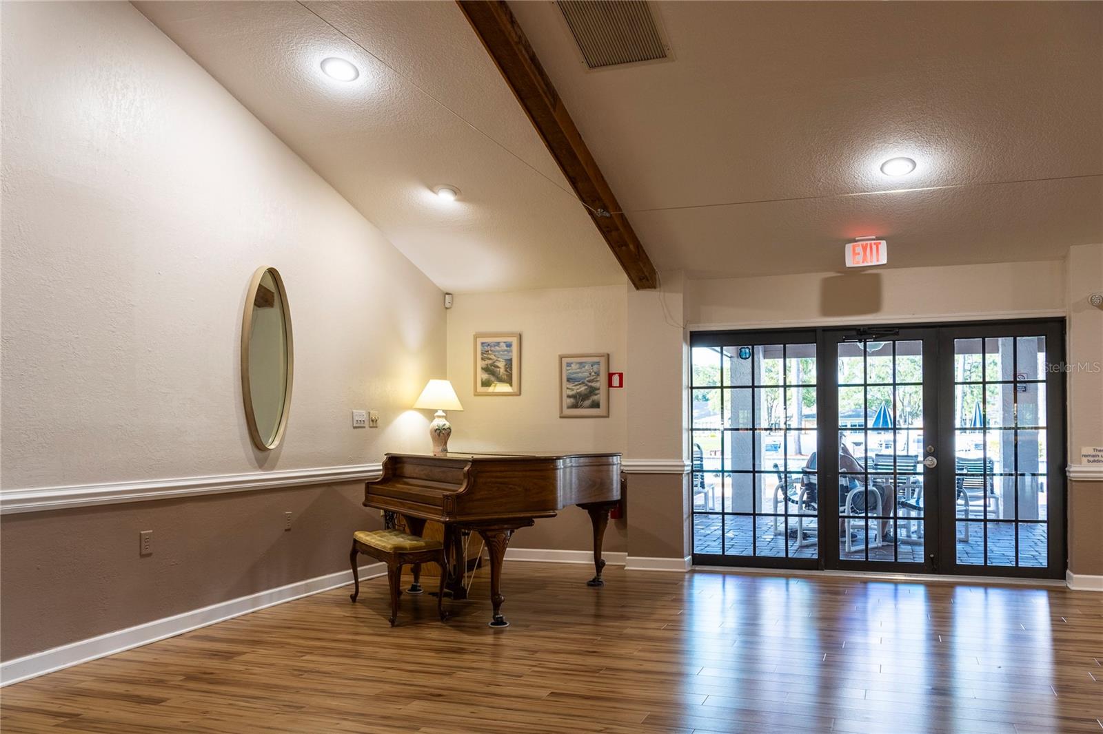 HERITAGE LAKE - Residential
