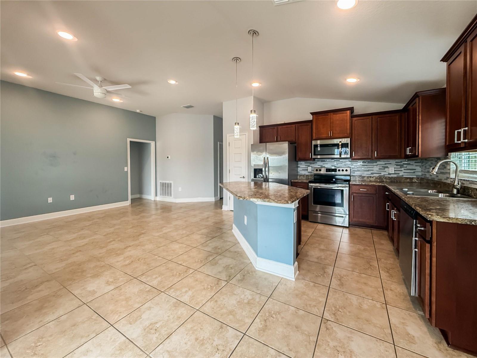 CITRUS LNDG - Residential Lease