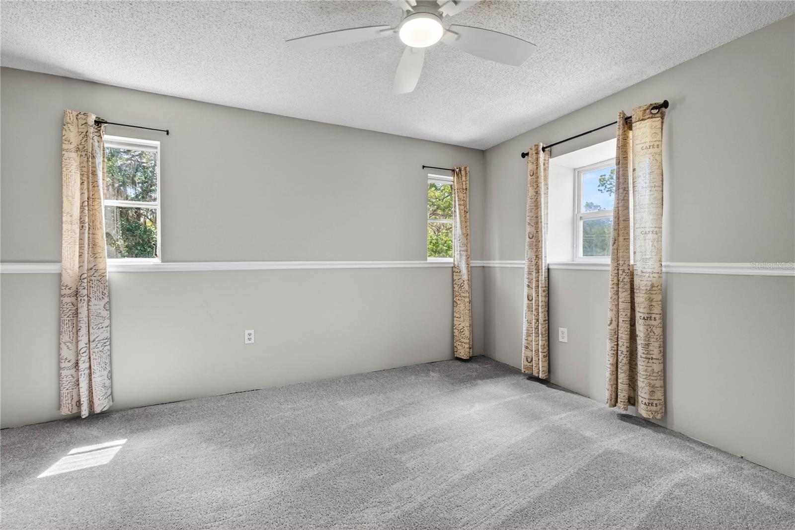 GOLDEN ACRES - Residential