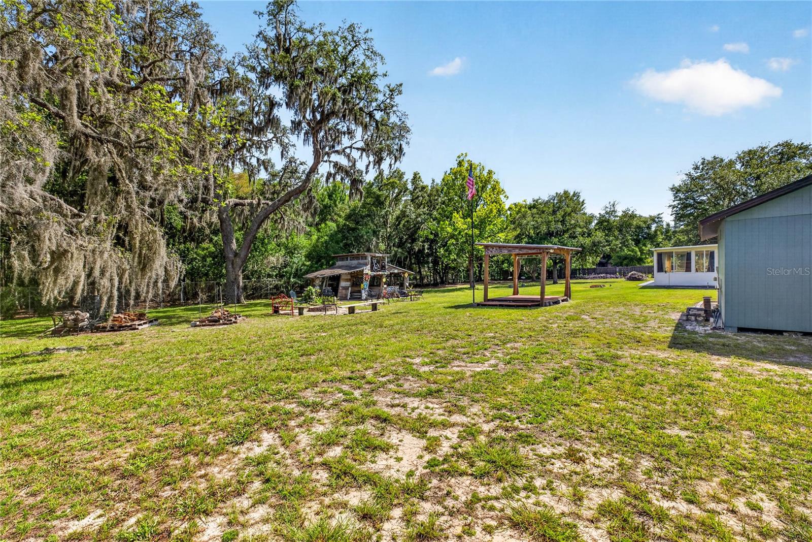 GOLDEN ACRES - Residential