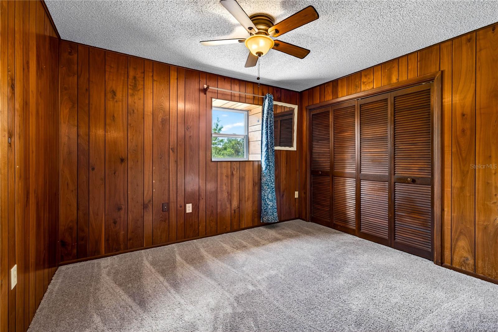 GOLDEN ACRES - Residential