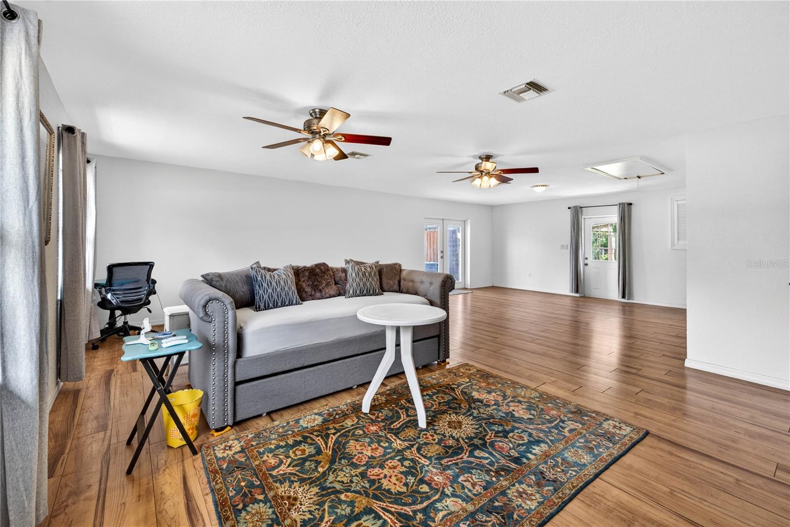 GOLDEN ACRES - Residential