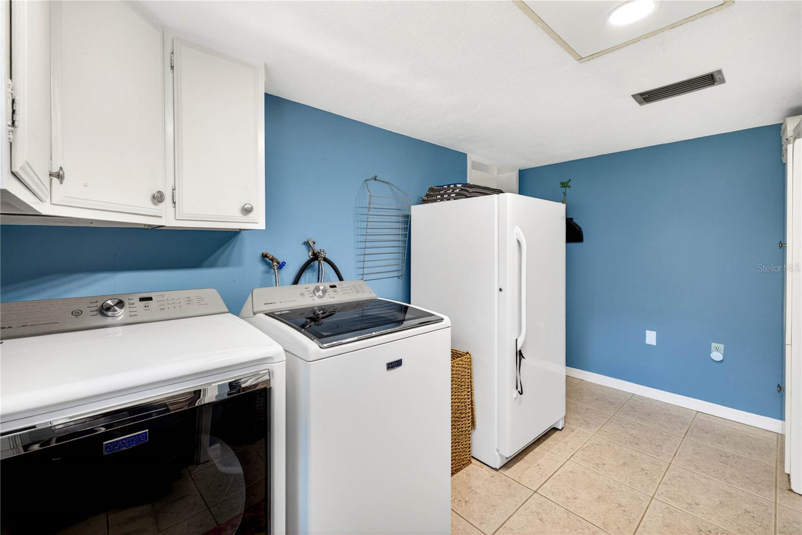 GOLDEN ACRES - Residential