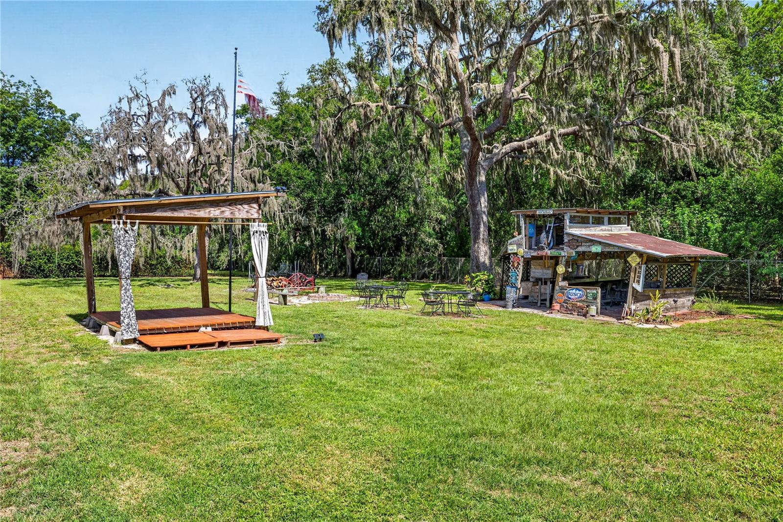 GOLDEN ACRES - Residential