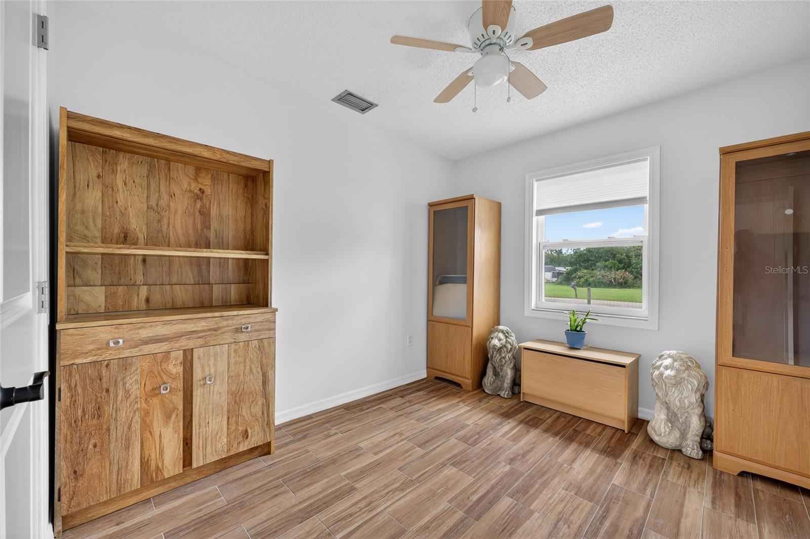 TROPICAL GULF ACRES UN 02 - Residential