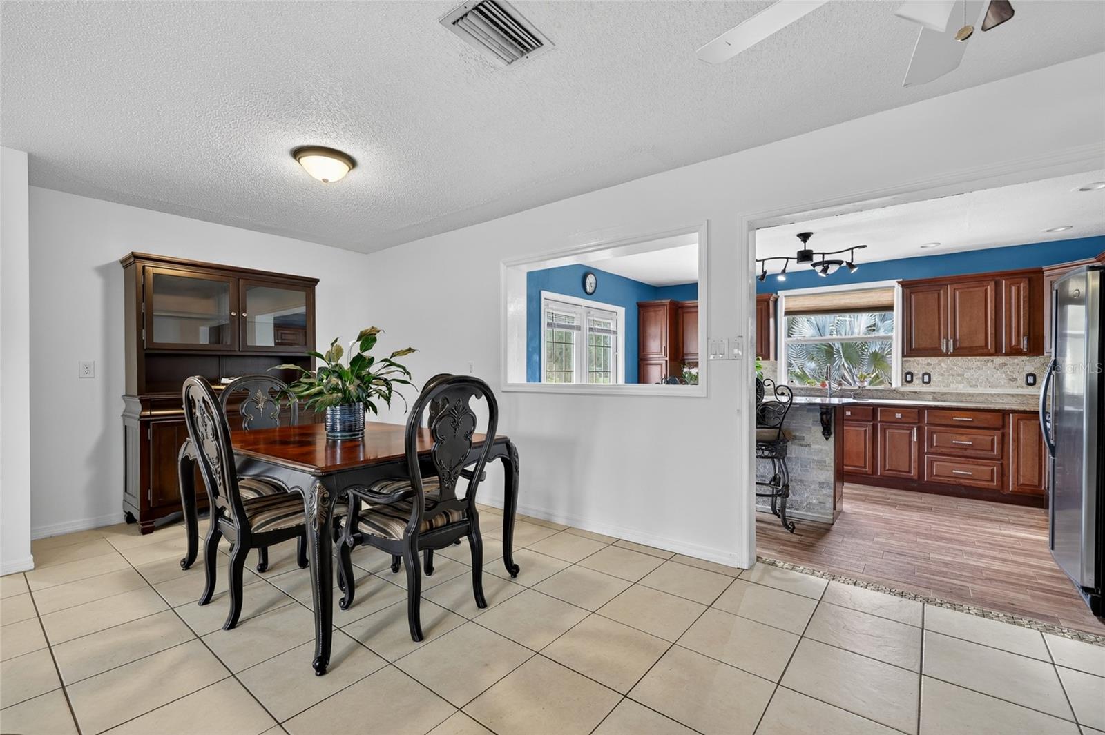 TROPICAL GULF ACRES UN 02 - Residential