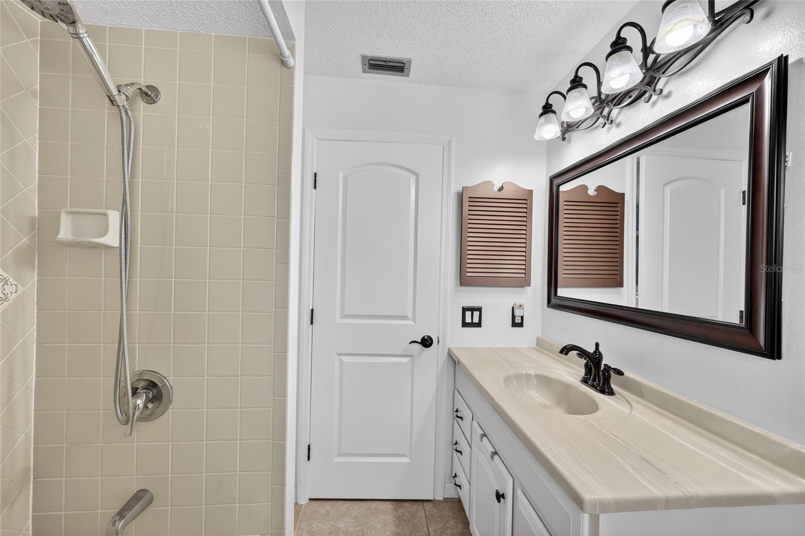 TROPICAL GULF ACRES UN 02 - Residential