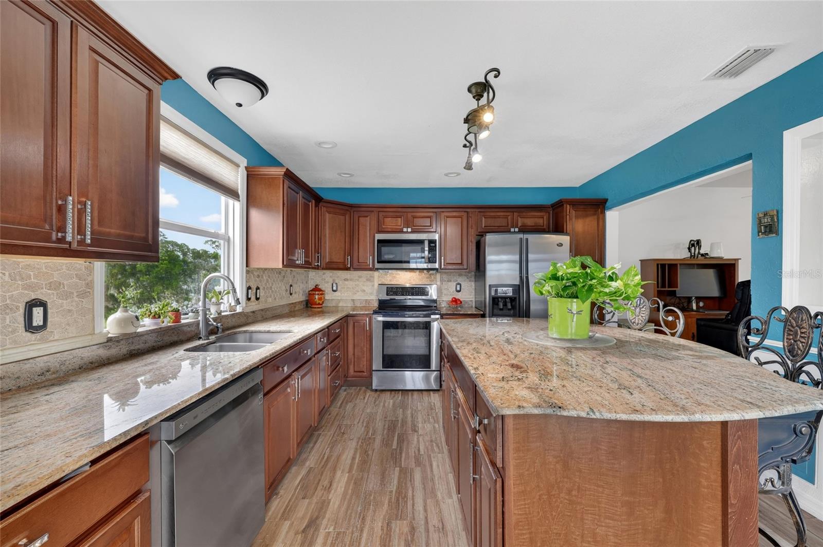TROPICAL GULF ACRES UN 02 - Residential