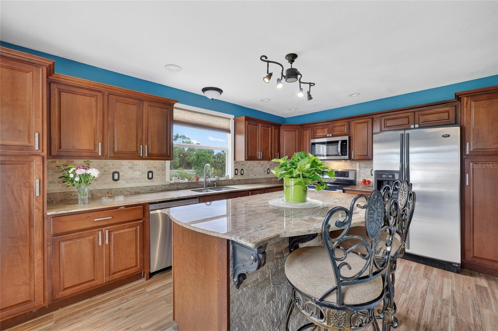 TROPICAL GULF ACRES UN 02 - Residential