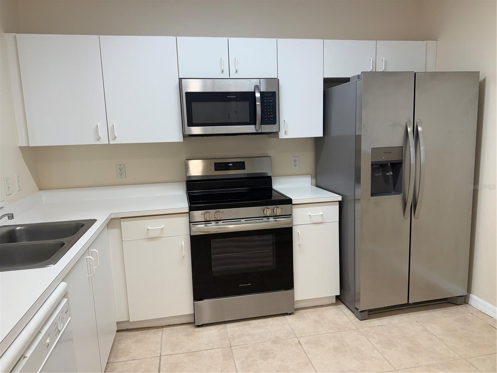 VILLA DEL SOL/MDW CONDO 04 - Residential Lease
