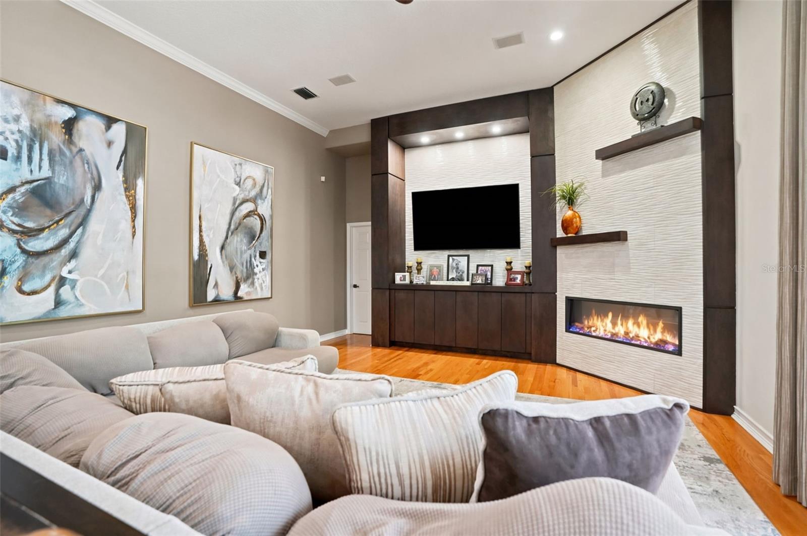 FAIRWAY VILLAGE 02 LAURELWOOD - Residential