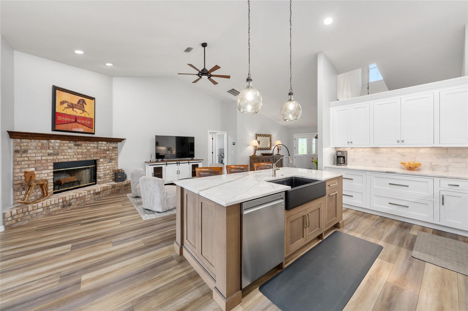 GOLDEN HILLS TURF & COUNTRY CLUB - Residential