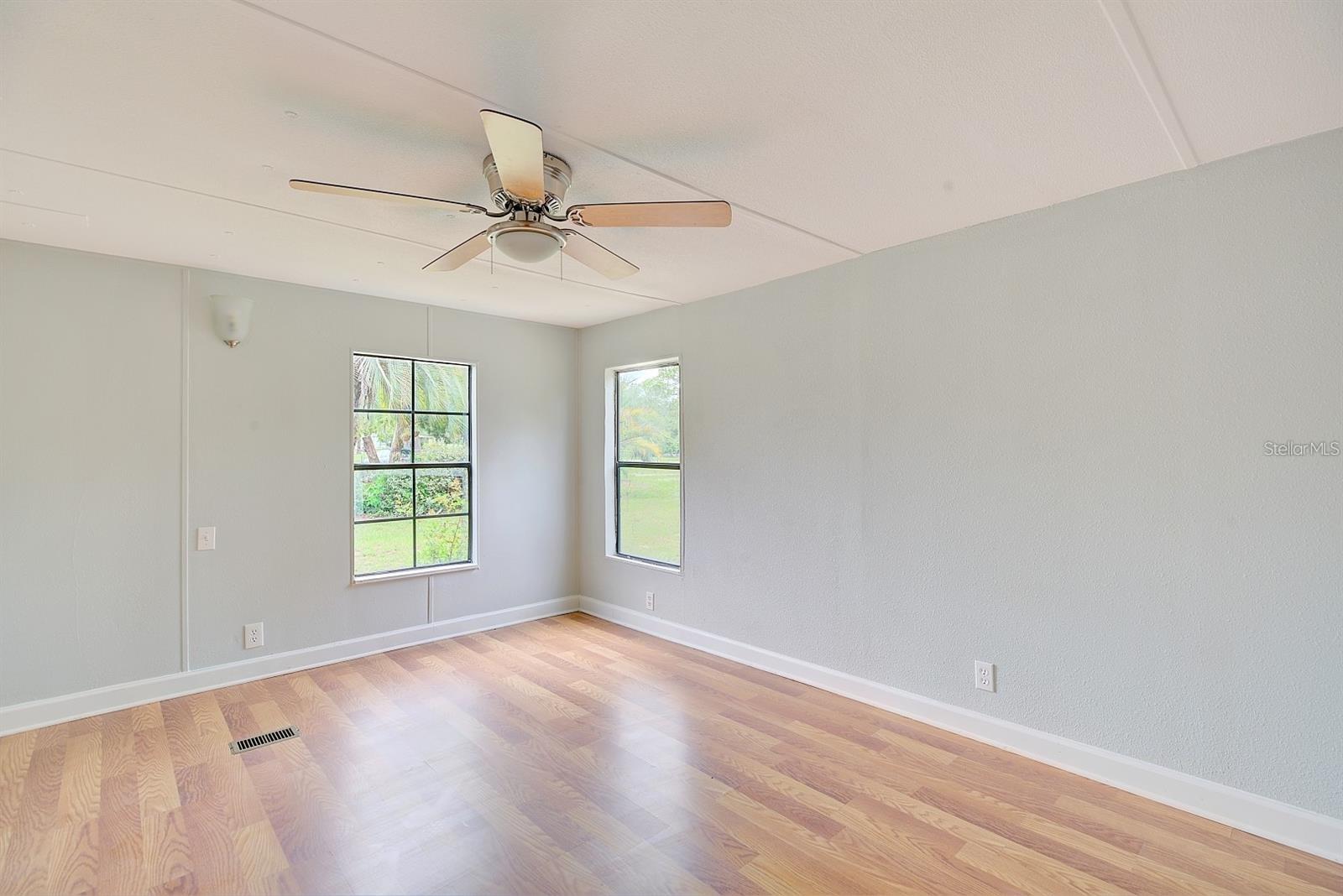 LEISURE ACRES UNIT 01 - Residential