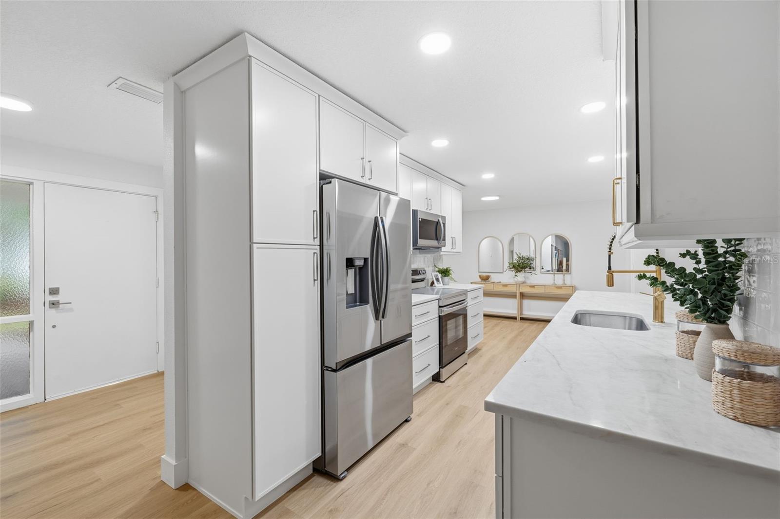 ARVIS CIRCLE - Residential