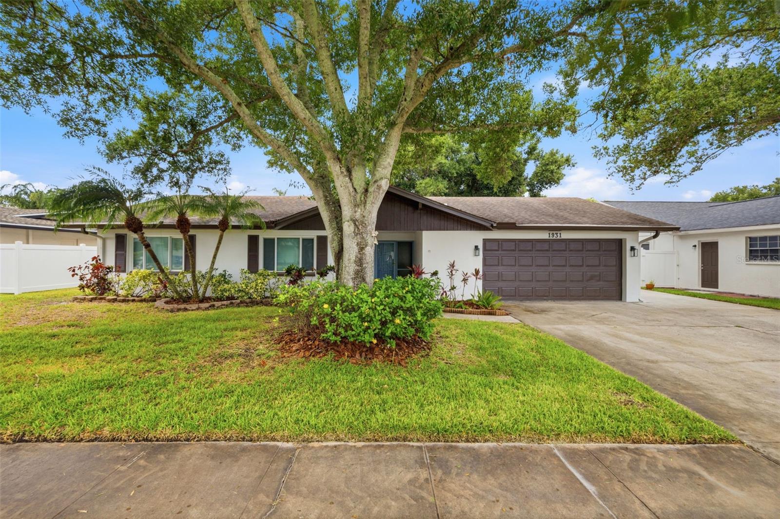 ARVIS CIRCLE - Residential