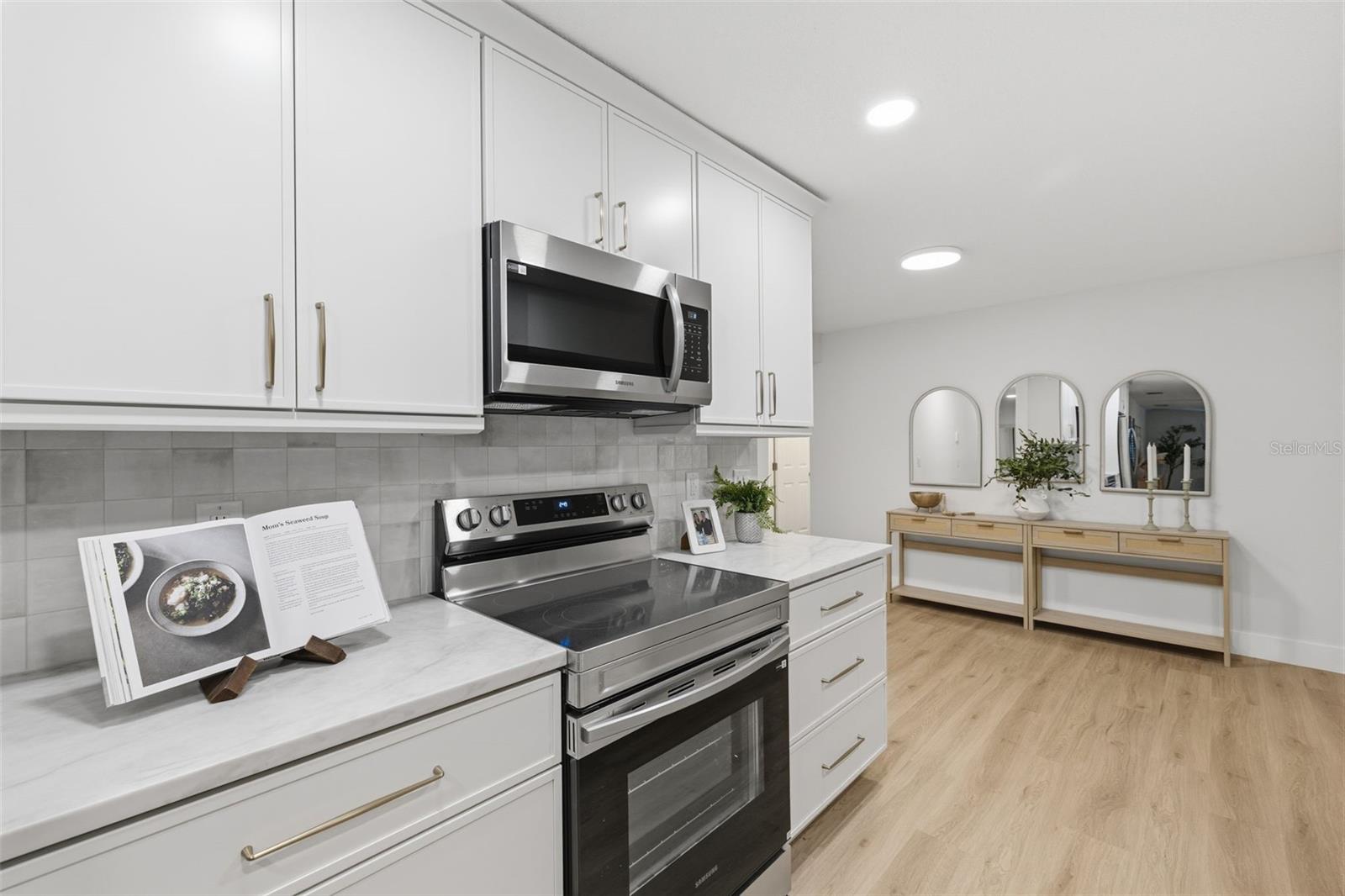 ARVIS CIRCLE - Residential