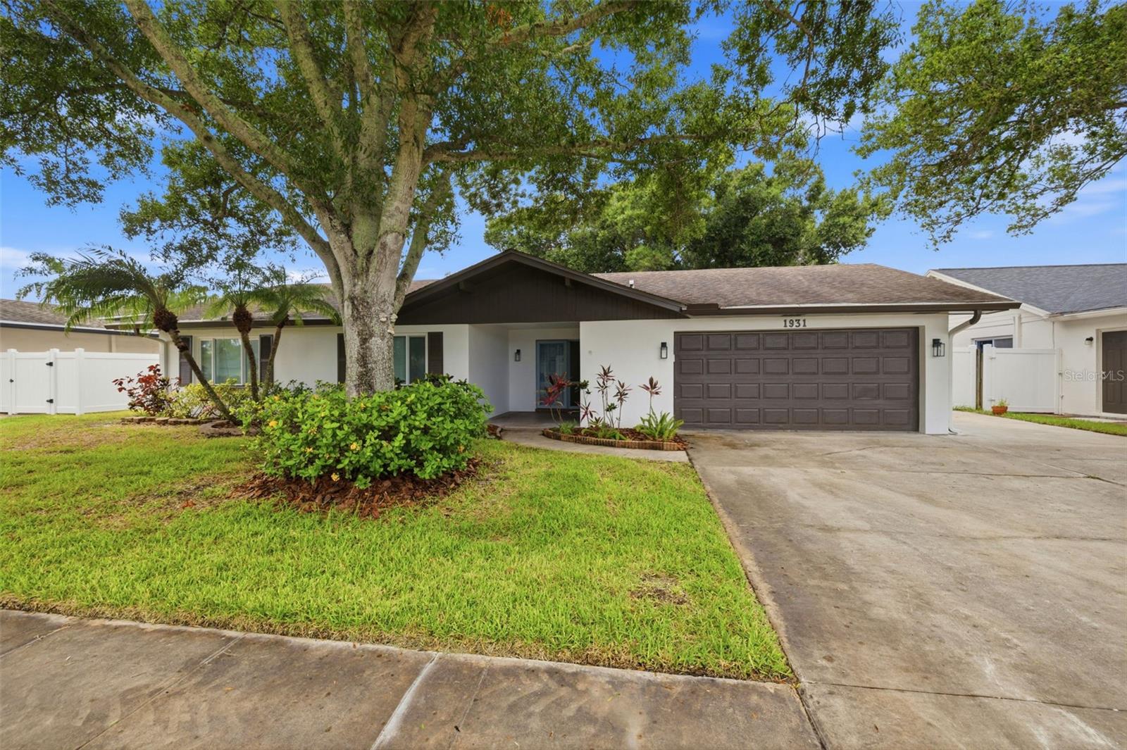 ARVIS CIRCLE - Residential