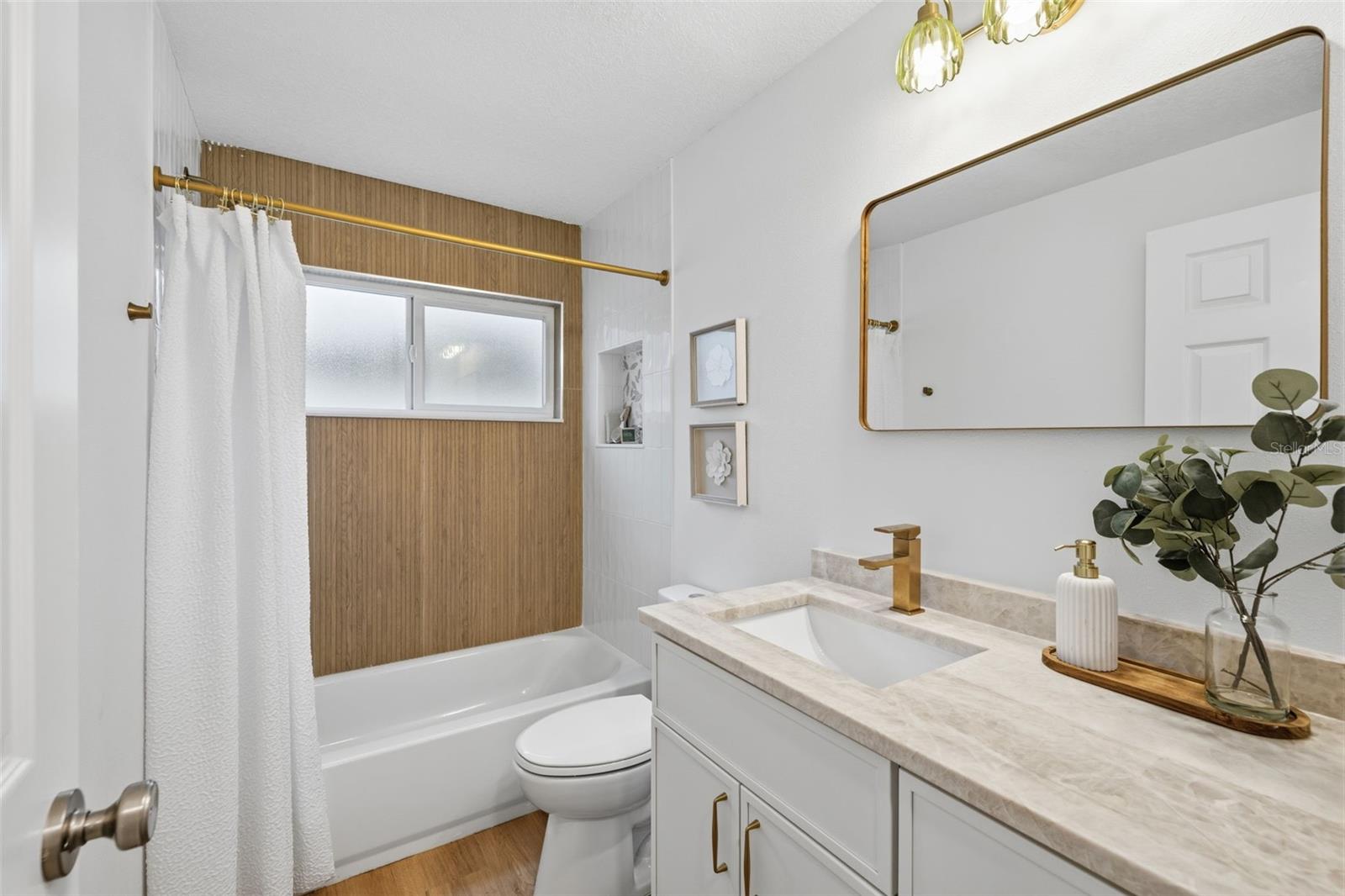 ARVIS CIRCLE - Residential