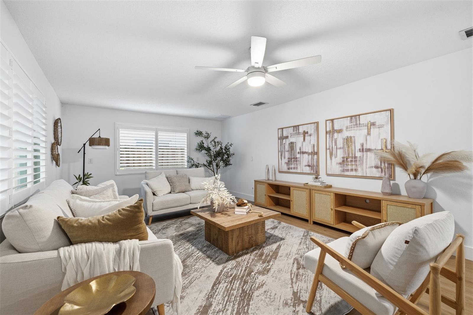 ARVIS CIRCLE - Residential