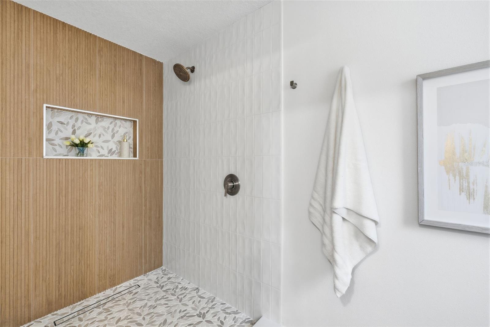 ARVIS CIRCLE - Residential