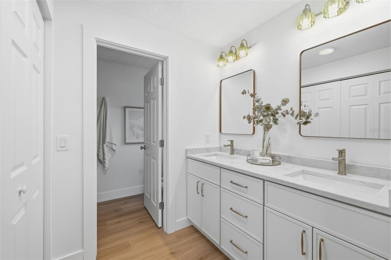 ARVIS CIRCLE - Residential