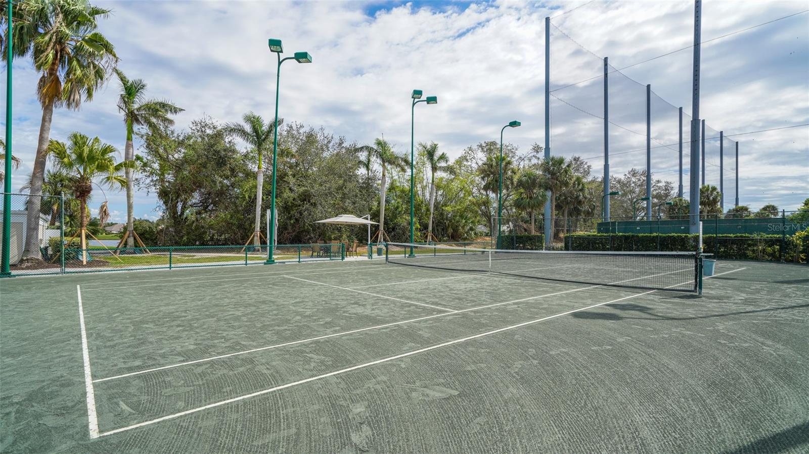 WINDSOR LODGE AT THE OAKS - Residential