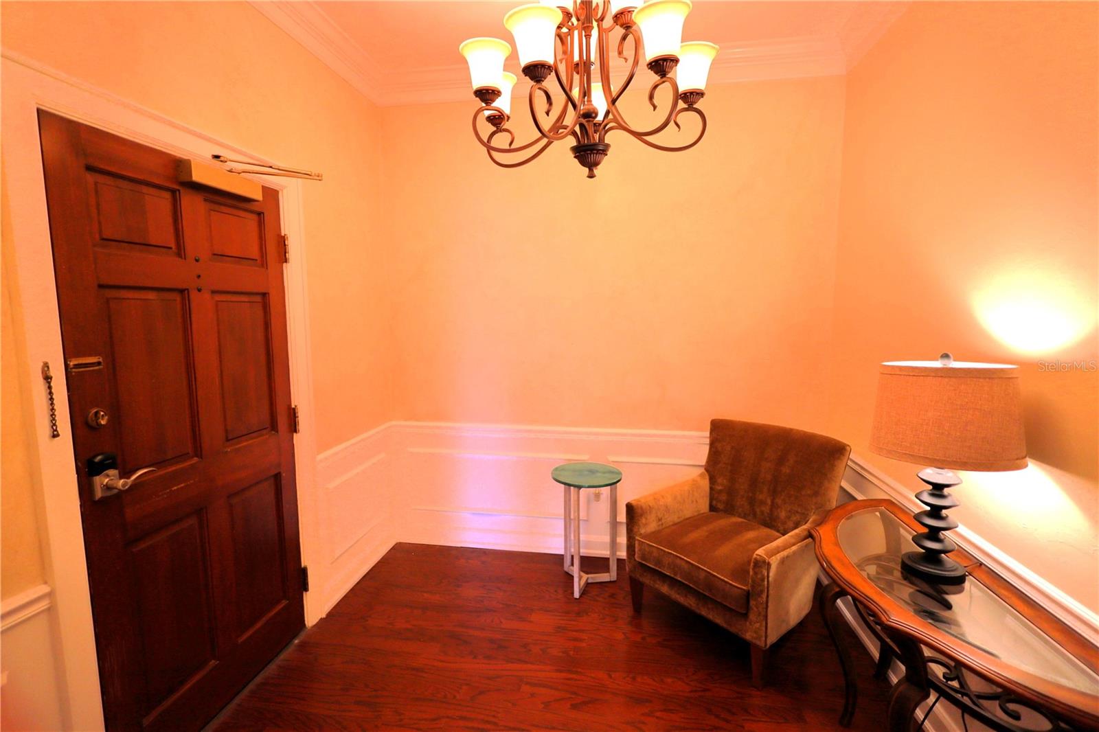 WINDSOR LODGE AT THE OAKS - Residential