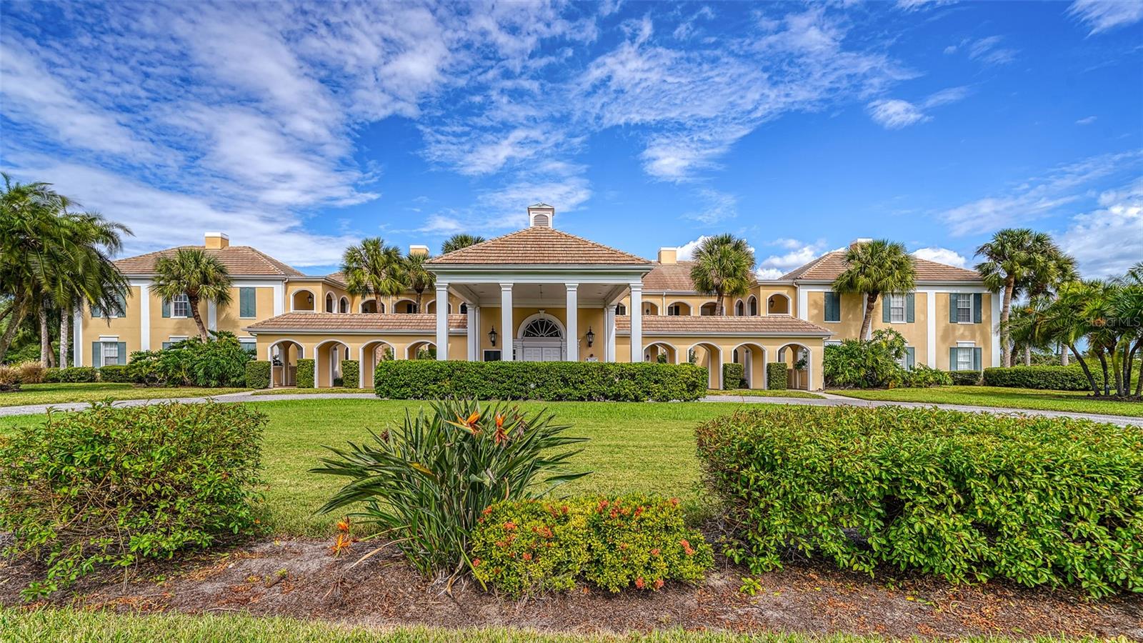 WINDSOR LODGE AT THE OAKS - Residential