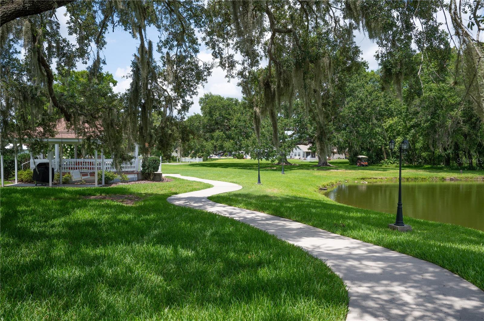 COLONNADES PH 02 - Residential