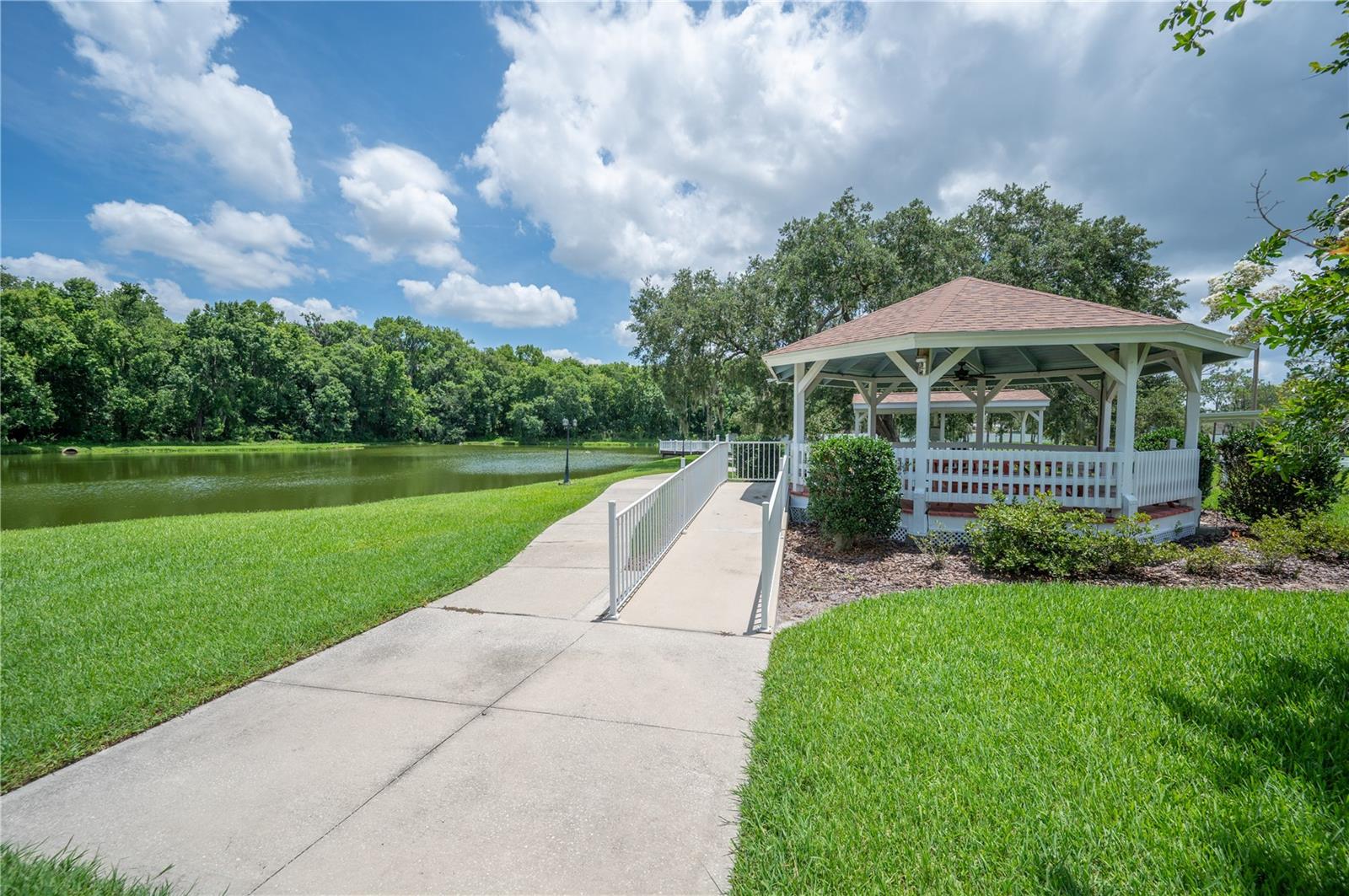 COLONNADES PH 02 - Residential