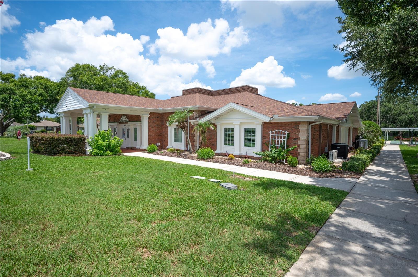 COLONNADES PH 02 - Residential