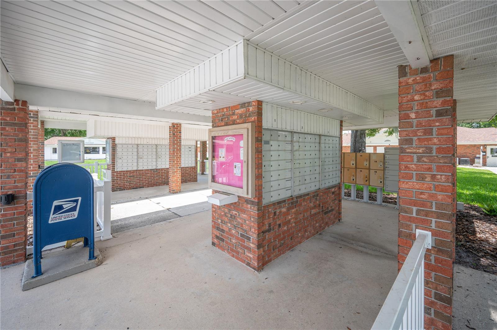 COLONNADES PH 02 - Residential